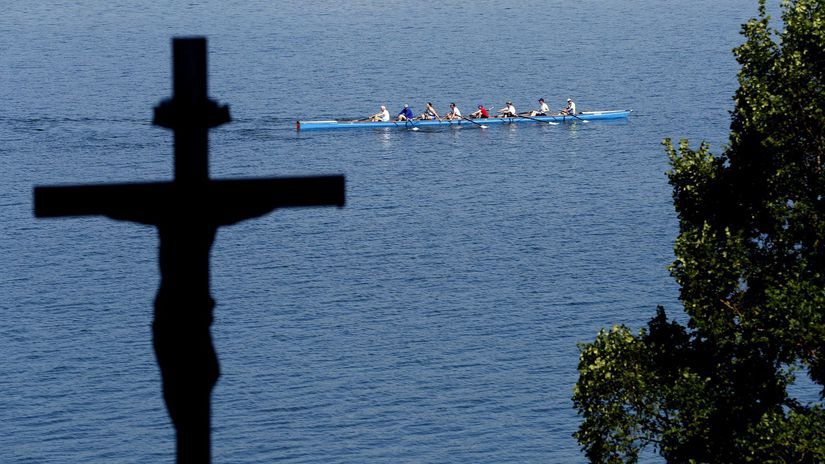 Každú nedeľu open air sväté omše pod holým nebom v prístave na Dobrej