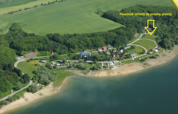 Holčíkovce predávajú lukratívny pozemok v blízkosti vody priamym predajom