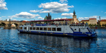 Obec Kvakovce a množstvo aktivistov chcú vrátiť výletnú loď na Domašu