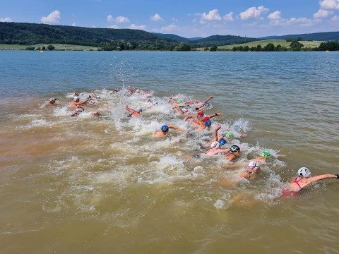 Diaľkové plávanie cez Domašu so štartom na Dobrej
