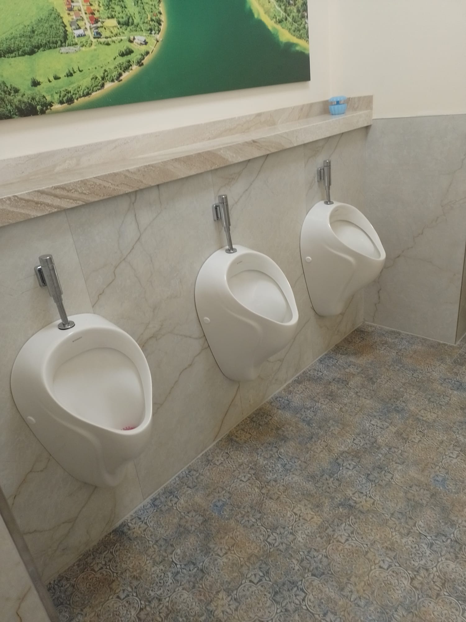 wc muži pisoáre.jpg (224 KB)