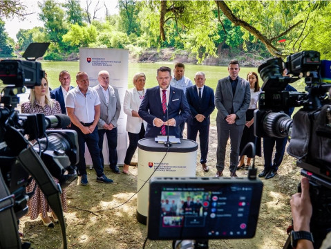 Nízky stav hladiny vody v Domaši je dôsledkom sucha aj zlyhania štátu